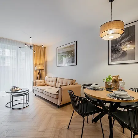Apartament Natural Z Ogrodkiem W Baltic Marina كولوبرزيغ